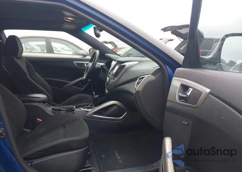 2017 Hyundai Veloster Value Edition z USA, uszkodzony, nr VIN KMHTC6AD6HU320366